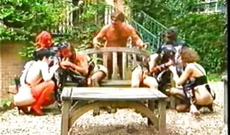 kövér, fehér kurva nagy segged baszik magát, pornó film ingyen táncol a Sztriptíz Amatőr videó