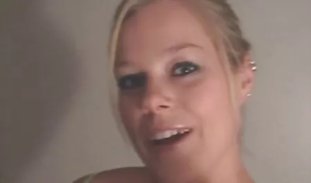 Az ember nyalja a seggét, baszik rá a seggét szexvideo teljes film