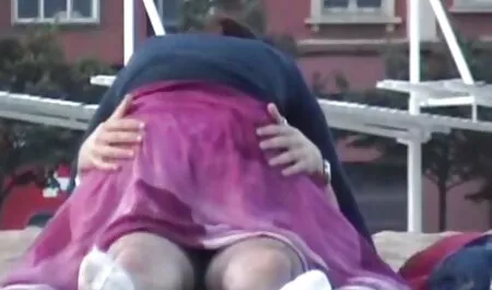 Hiányzó érkezéskor 2: drunk szex busty Szobalány mosás, borotválkozás megbilincselve Rabszolga
