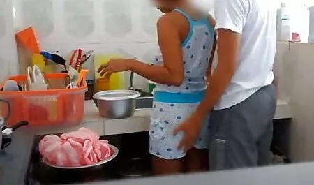 Gyönyörű cseh lány táncol xxx családi egy kanos férfi