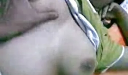 A szomszéd nő ad maszti xxx nekem egy szopást, majd mellei maszturbáció