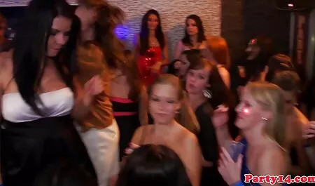 Ázsiai Milf egy hatalmas ingyenes sexfilmek