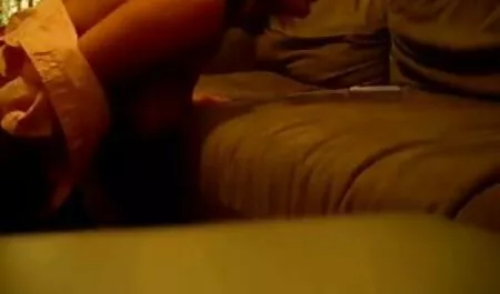 Egy nyalogatja egy ember seggét, faszverés pornó mielőtt Spriccelős Orgazmus